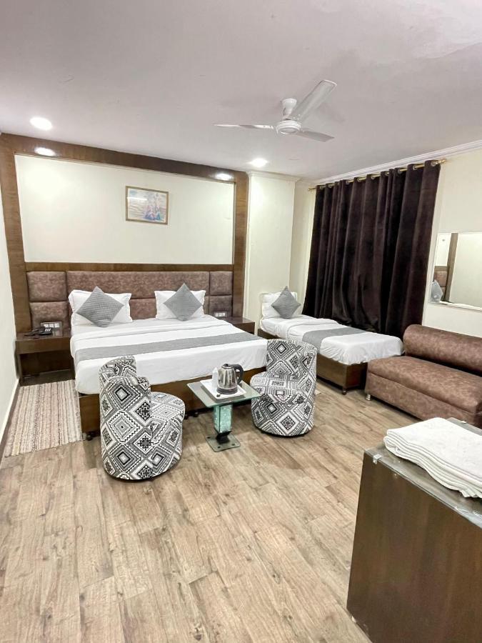 Hotel Radiance Delhi  Buitenkant foto